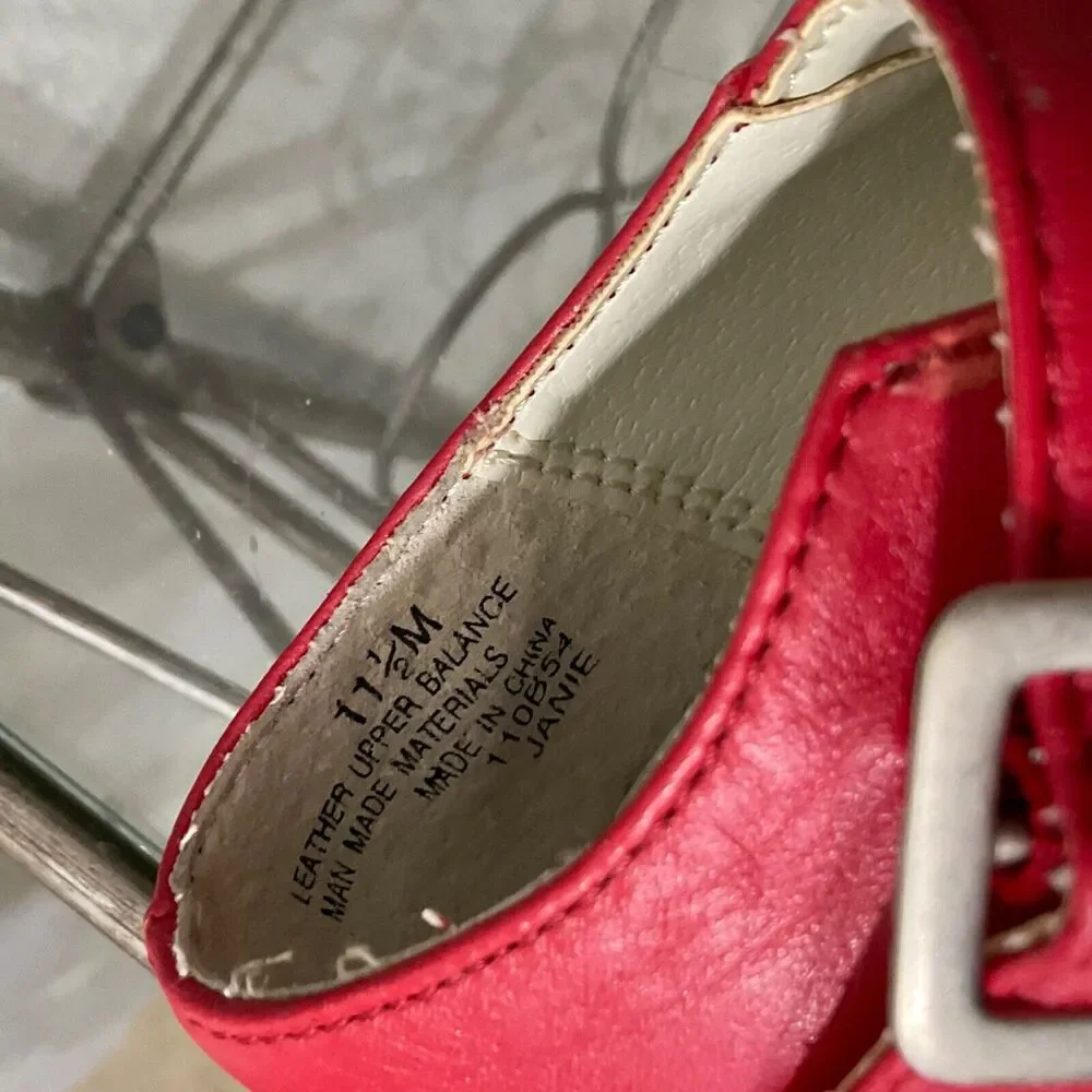 Buster Brown leather classic Mary Jane Shoes Little Girls Size 11.5 Red Hearts